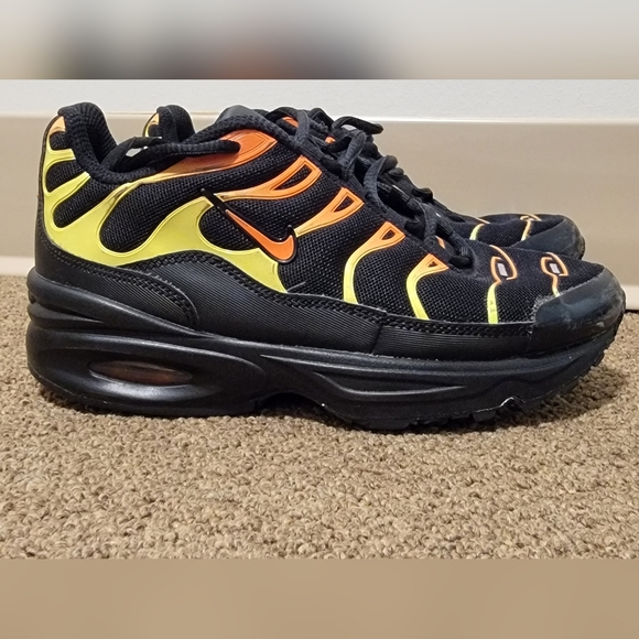 Nike Air Max Plus - Picture 2 of 8